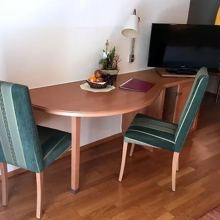 Zur Post Otel Gumpoldskirchen