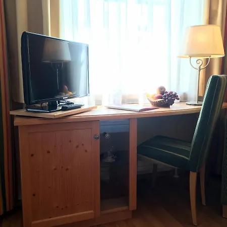 Zur Post Hotel 3*